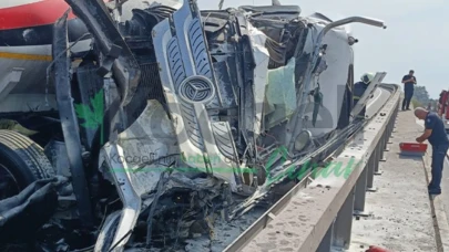 Kocaeli TEM Otoyolunda tanker kazası trafiği durdurdu