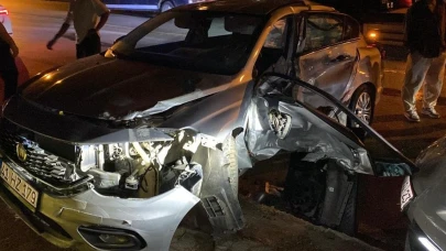 Kocaeli'de 2 otomobil çarpıştı: 4 yaralı
