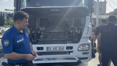 Kocaeli Gebze’de seyir halindeki tırda yangın çıktı