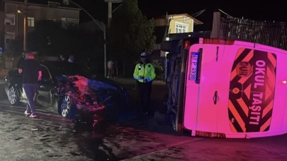 Kocaeli’de servis minibüsü devrildi sürücü yaralandı
