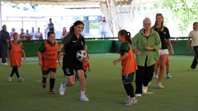 Kocaeli kadın futboluna destek verdi