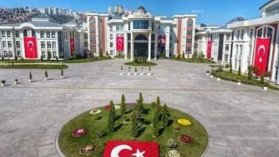 Kocaeli Valiliği bayrak olayını soruşturuyor