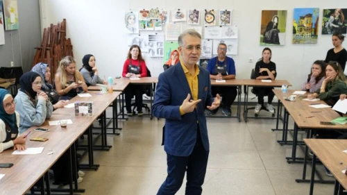 Cemal Toy renklerin şifasını Kocaeli’ye taşıdı