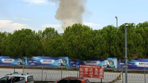 İzmitte servis otobüsü alev aldı