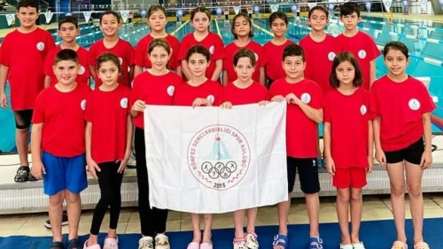 Körfezli yüzücüler Sakarya'da şampiyon oldu