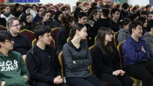 "Kartepe Belediyesi gençlerle buluştu"