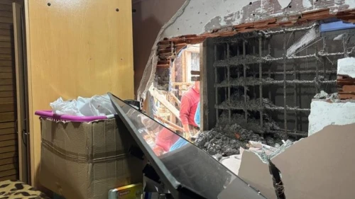 Kocaeli'de inşaat duvarı yıkıldı