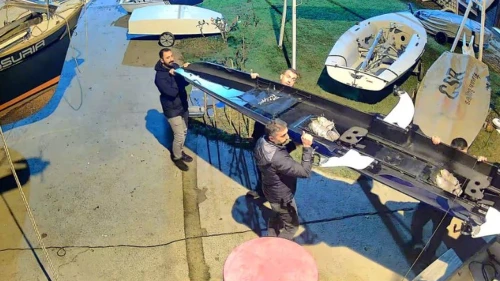 Derince'de kaçak tekneler ele geçirildi