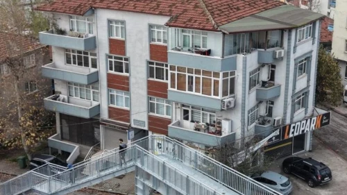 Körfez’de üst geçit yeniden inşa edildi