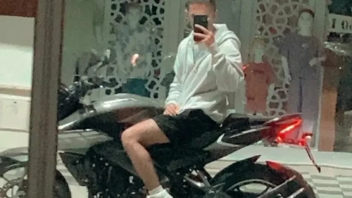 Emirhan'ın 18. yaş günü sürprizi: Babasından yeni motosiklet