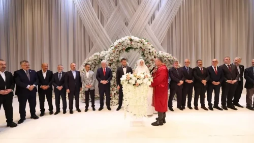 Kocaeli Büyükşehir'de dolu dolu nikah töreni: Önemli isimlerden şahitlik