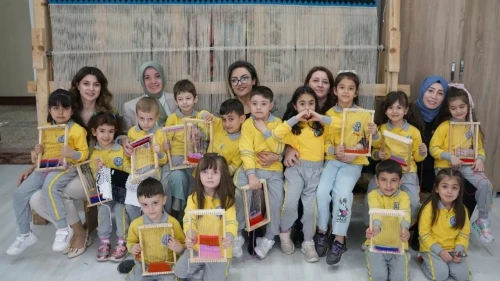 Anaokulu öğrencileri halı tezgahıyla tanıştı: Erzurum olgunlaşma enstitüsü'nde ziyaret