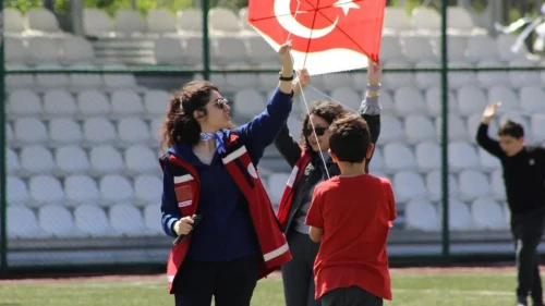 Gençler, çocuklar ve özel bireyler uçurtma şenliğinde buluştu: Kastamonu'da coşku dolu anlar yaşandı