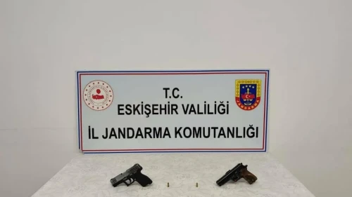 Ruhsatsız tabanca aatmaya çalışırken yakalandı: Şüpheli tutuklandı