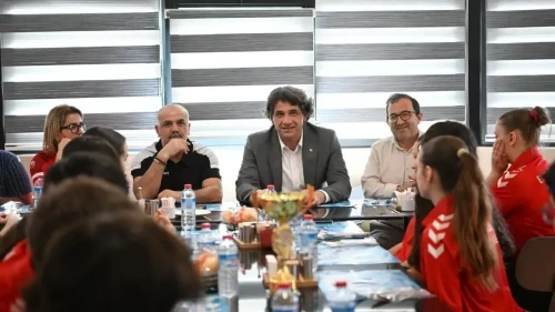 Kartepe Belediyesi'nden genç sporlara destek sözü: Hedef şampiyonluk
