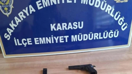 Karasu'da aranan suçlu ruhsatsız silahla yakalandı
