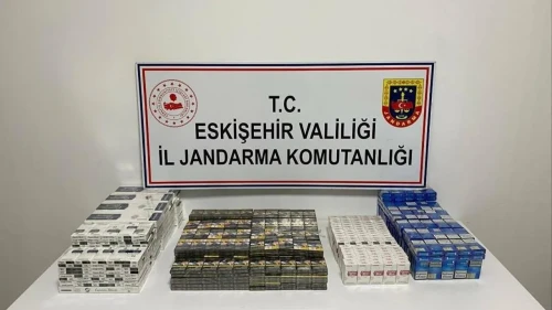 Motosiklet üzerinde bin 100 kaçak sigara ele geçirildi: Eskişehir'de jandarmadan operasyon