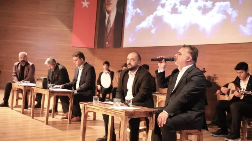 Melikgazi'de aile ve kahramanlık temalı şiir dinletisi ile duygu dolu anlar yaşandı