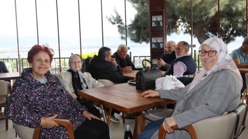 Kocaeli'de 65 yaş ve üstü için yeni bir sosyal buluşma noktası: Saygınlar Kulübü açıldı