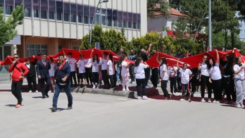 Çankırı'da 19 Mayıs coşkusu! Gençler bayraklarla yürüdü, güzergahı merak edilen yürüyüş...