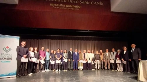 Aracında uyuşturucu maddelerle yakalanan şahıs tutuklandı: Manisa'da narkotik operasyonu