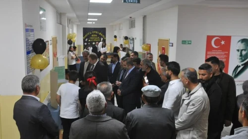 Bulanık'ta öğrencilerin bilim tutkusu sergilendi: 'Bilim Fuarı' yoğun ilgiyle karşılandı