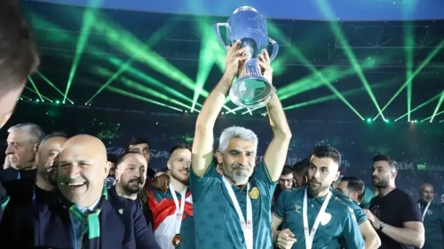 Kocaelispor'da şampiyonluk sonrası sürpriz ayrılık: İsmet Taşdemir gidiyor