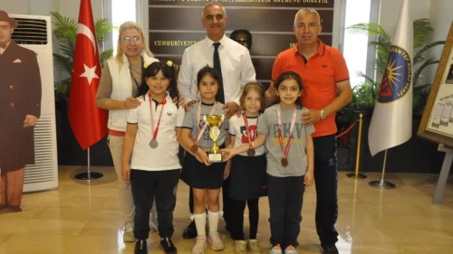GKV Özel Okulları'ndan rekor başarı: Yüzme müsabakalarında şampiyonluklar kazanıldı