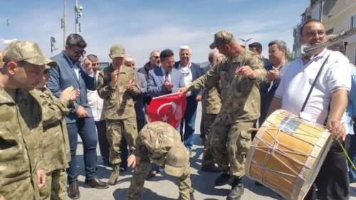 Mudanya'da engelli gençler için unutulmaz temsili asker eğlencesi coşkuyla gerçekleştirildi