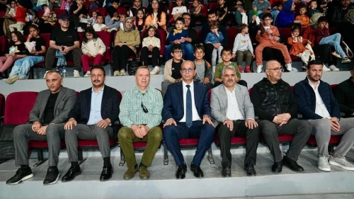 Malatya'da '2025 Aile Yılı' etkinlikleri başladı: Cambaz Mithat ile eğlenceli anlar