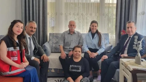 Engelliler Haftası'nda Turgutlu Kaymakamı'ndan örnek ziyaret: Engelli çifte sağlık ve mutluluk dileğinde bulundu