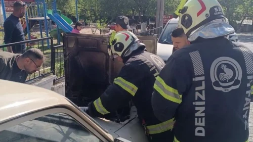 Denizli'de park halindeki otomobilde motor yangını! Soruşturma başlatıldı