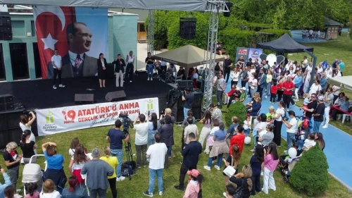 Gençlik Festivali'nde 19 Mayıs coşkusu! Başkan Ataç ve Milletvekili Süllü'den anlamlı mesajlar