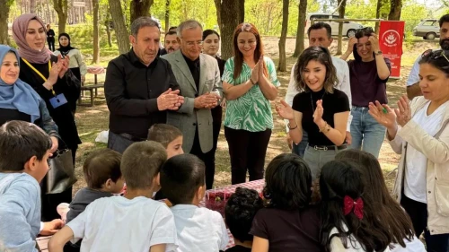 Diyarbakır'da 'Ekranlardan Uzak, Kalpten Yakın' etkinliğiyle aile bağları güçlendirildi