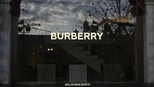 Burberry'de deprem: 1700 kişi işten çıkarılacak, 100 milyon sterlin tasarruf hedefi