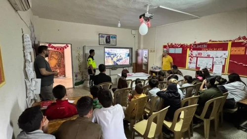 Gazipaşa'da öğrencilere trafik güvenliği semineri: "Bir kural bir ömür" projesi ile farkındalık artıyor