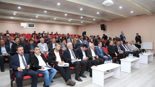 Çatak ve Bahçesaray'da muhtarlarla yapılan toplantılarda sorunlar masaya yatırıldı
