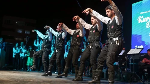 Asev thm Korosu'ndan Karadeniz rüzgarı: Karadeniz'in coşkulu ezgileri Aliağa'da yankılandı
