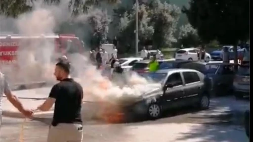 Seyir halindeki otomobil alev alev yandı: Denizli'de otomobil hurdaya döndü