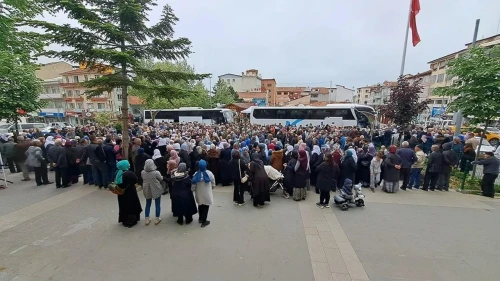 Simav'dan 80 hacı adayı dualarla kutsal topraklara uğurlandı