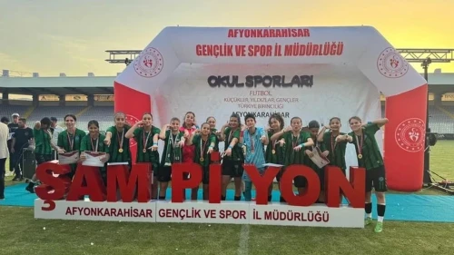 Hayrettin Gürsoy Spor Lisesi Kız Futbol Takımı, Türkiye Şampiyonu! Kaleci Rabia Cemre Genç'in penaltı zaferi