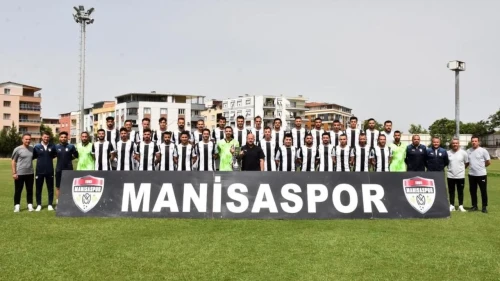 Manisaspor, şampiyonluk kupasını kaldırdı: Büyük coşku yaşandı