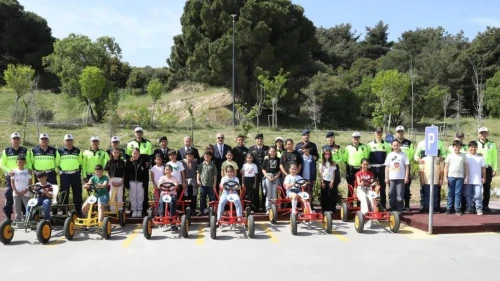 Minikler, trafik kurallarını uzmanlarından öğrendi: Çanakkale Valisi öğrencilerle bir araya geldi