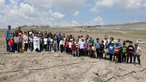 Başkan Çolakbayrakdar: "İklim değişikliğiyle mücadelenin en etkili yolu ağaç dikmektir"