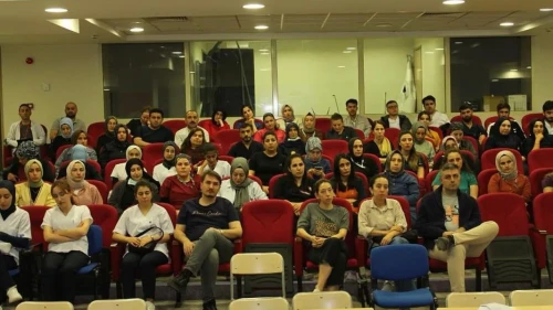 Siirt Eğitim ve Araştırma Hastanesi'nde KKKA ve kızamık için kritik bilgilendirme toplantısı düzenlendi! Erken tanı neden bu kadar önemli?