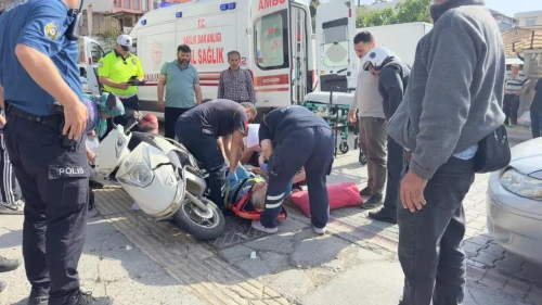 Gazipaşa'da ters yöne giren motosikletin otomobille çarpması sonucu sürücü yaralandı