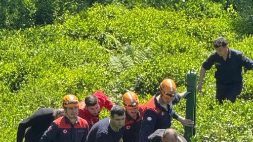 Rize'de çay bahçesinde düşen işçi AFAD ekipleri tarafından kurtarıldı: Sağlık durumu ciddiyetini koruyor