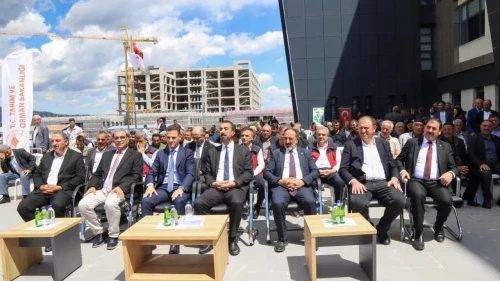 Bingöl'de küçükbaş yetiştiriciliğine büyük destek: 80 adet güneş enerjisi sistemi teslim edildi