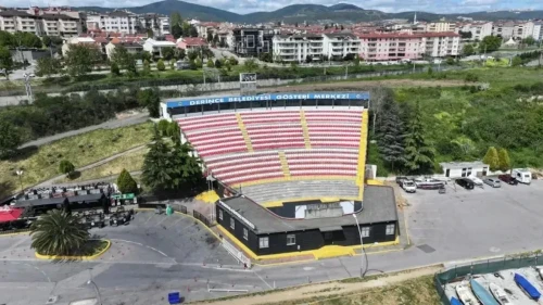Derince Gösteri Merkezi yaz için yenilendi: Kocaeli'nin yeni buluşma noktası