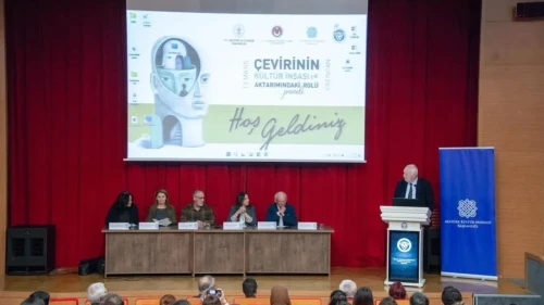 Erzincan'da "Çevirinin Kültür İnşası ve Aktarımındaki Rolü" paneli düzenlendi, kültürel etkileşimde çevirinin önemi konuşuldu